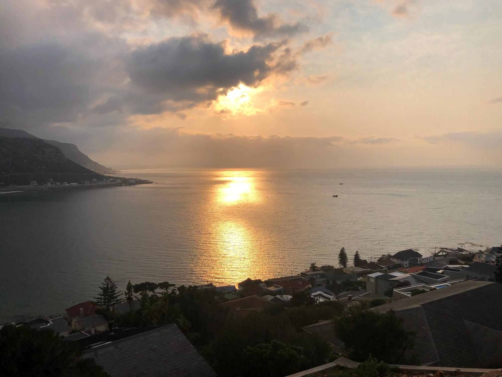 1 Mountain Rd Boutique B&B Fish Hoek Extérieur photo