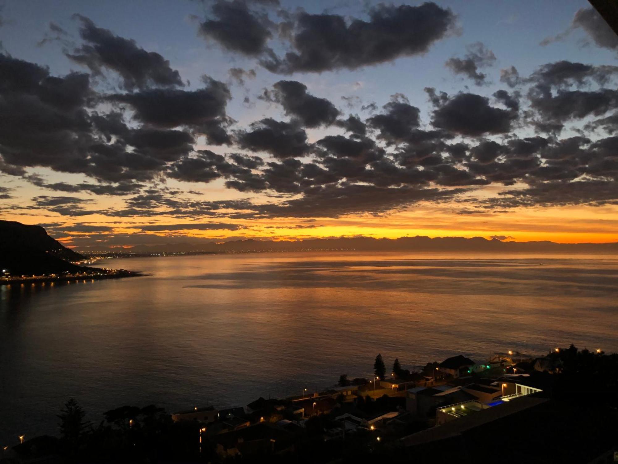 1 Mountain Rd Boutique B&B Fish Hoek Extérieur photo