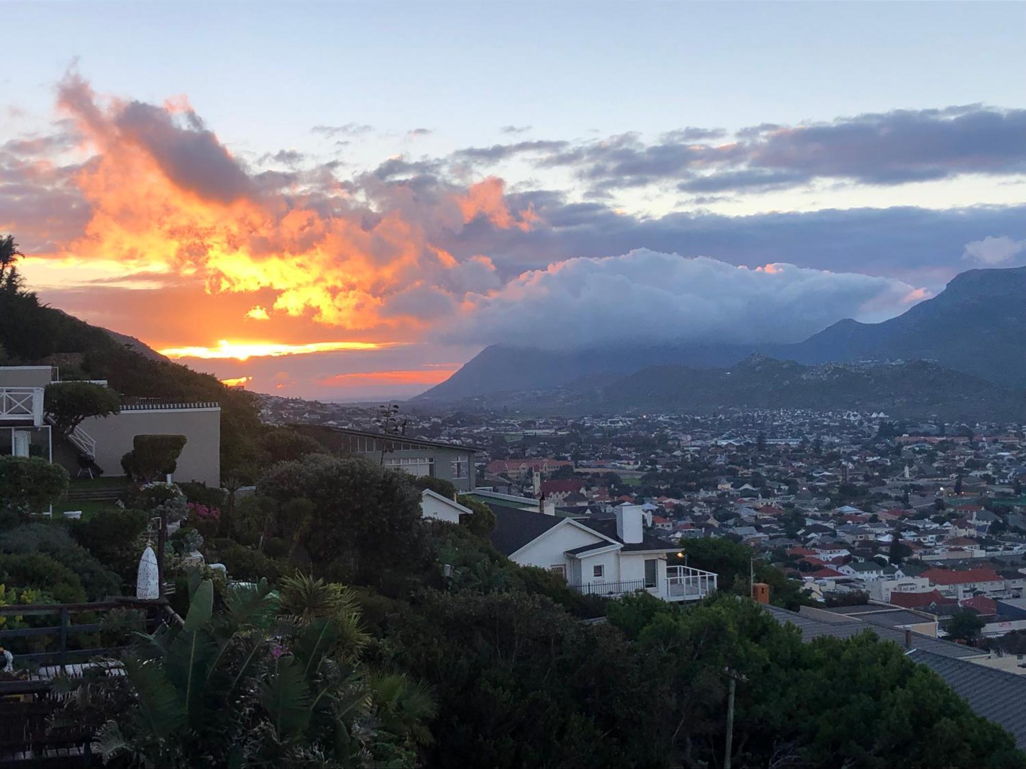 1 Mountain Rd Boutique B&B Fish Hoek Extérieur photo