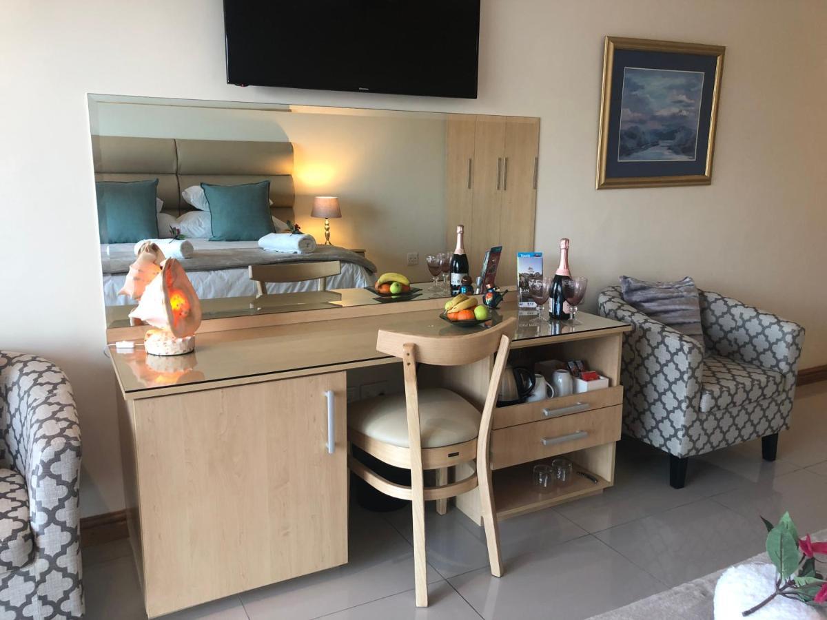 1 Mountain Rd Boutique B&B Fish Hoek Extérieur photo